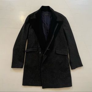 Size 40 charcoal rag & bone men’s double breasted wool over coat. Warm!